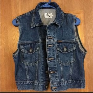 Dark blue Calvin Klein trucker vest ☀️